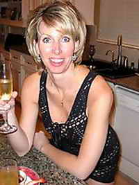 a sexy wife from Laurinburg, North Carolina